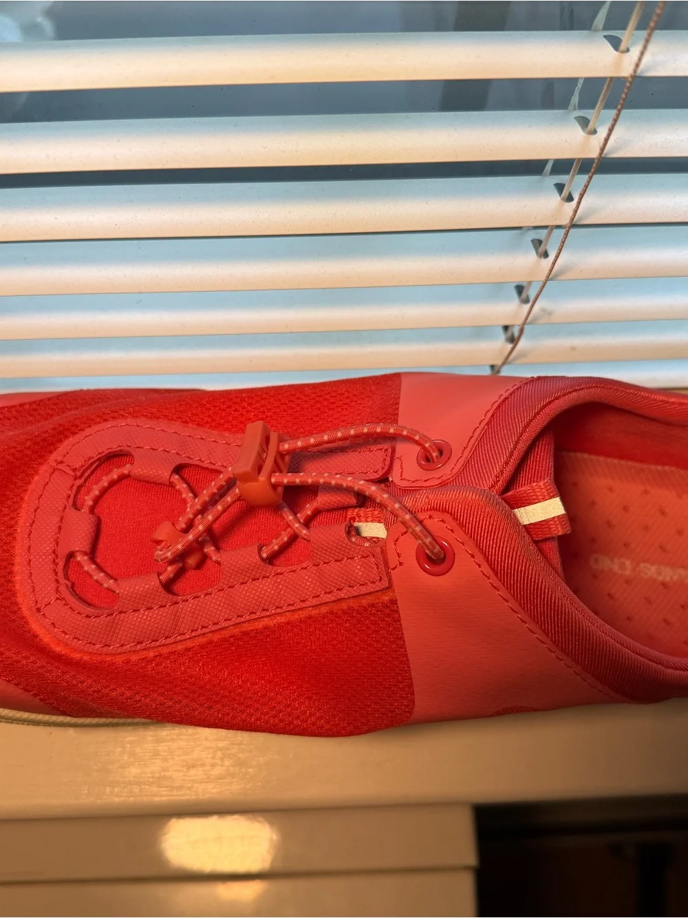 Lands End Women’s Water Sneakers Size 11